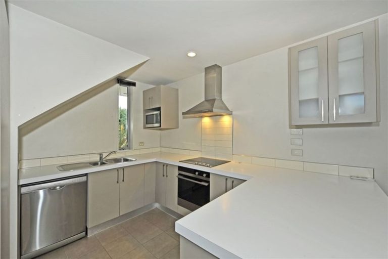 Photo of property in 547 Barbadoes Street, Edgeware, Christchurch, 8013