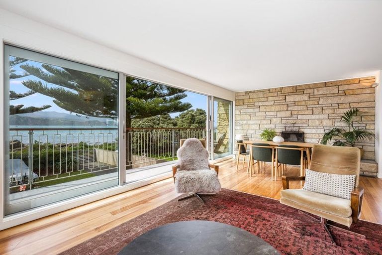 Photo of property in 185 Breaker Bay Road, Breaker Bay, Wellington, 6022