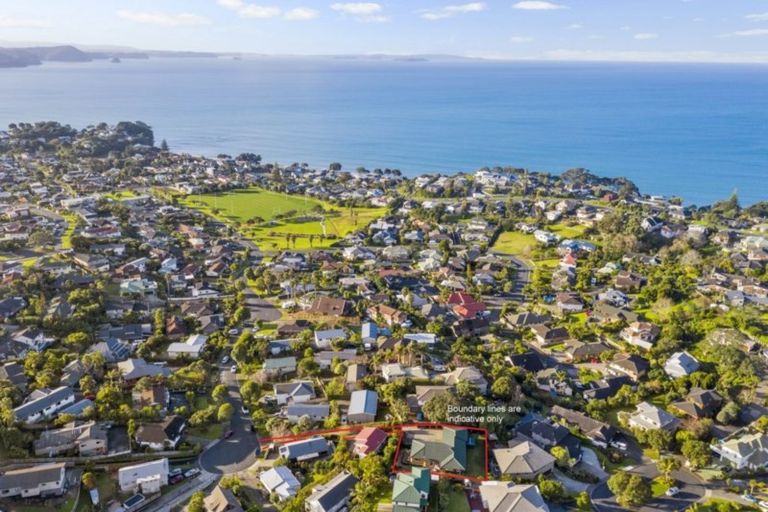 Photo of property in 86 William Bayes Place, Red Beach, 0932