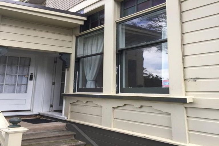 Photo of property in 17 Portland Crescent, Thorndon, Wellington, 6011