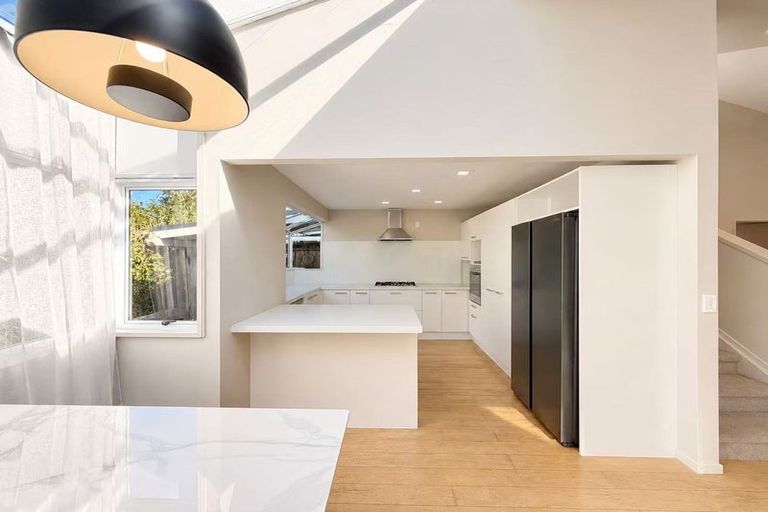 Photo of property in 13a King Richard Place, Browns Bay, Auckland, 0630