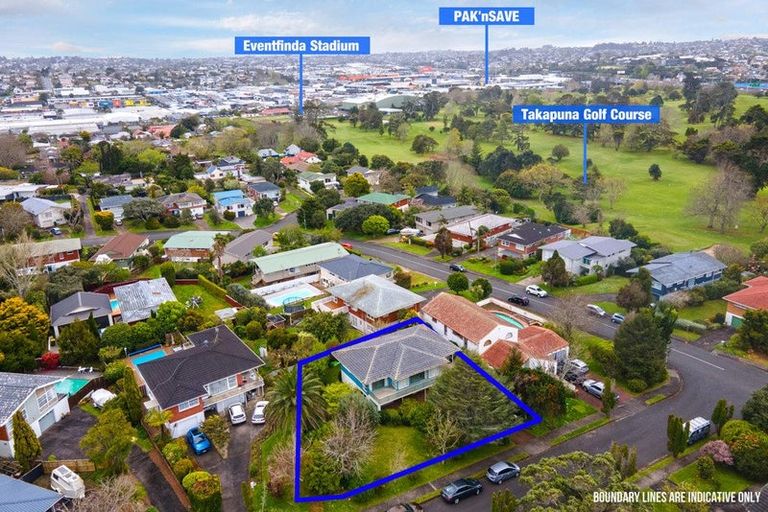 Photo of property in 4 Kerrymaria Place, Hillcrest, Auckland, 0627