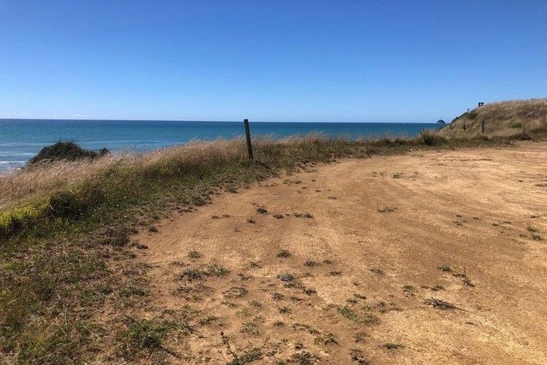 Photo of property in 2 Washer Road, Omata, New Plymouth, 4374