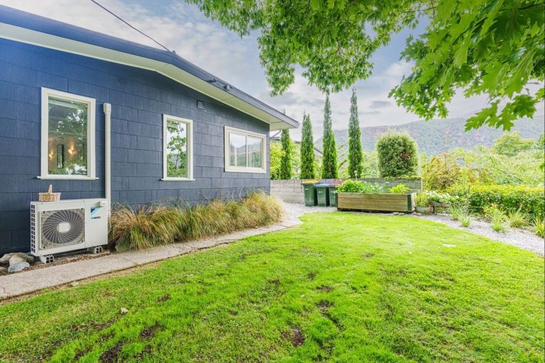 Photo of property in 17 Stafford Street, Arrowtown, 9302