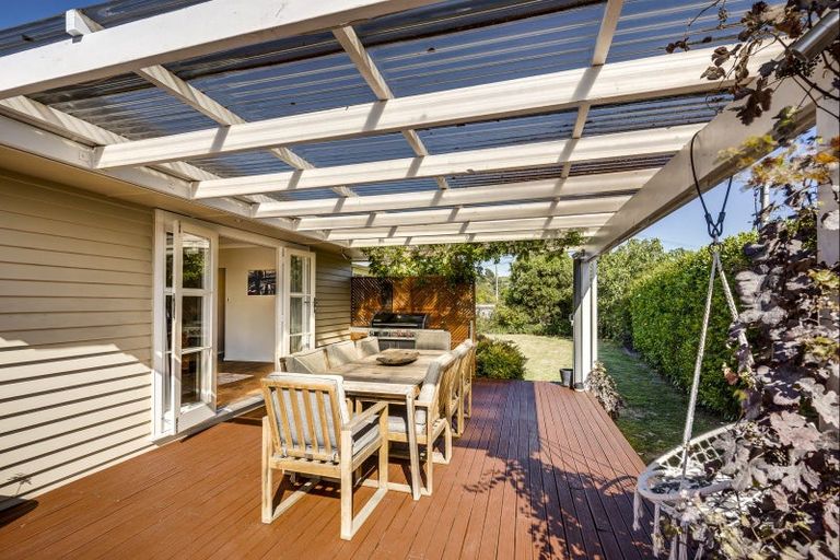 Photo of property in 43 Neeve Road, Taradale, Napier, 4112
