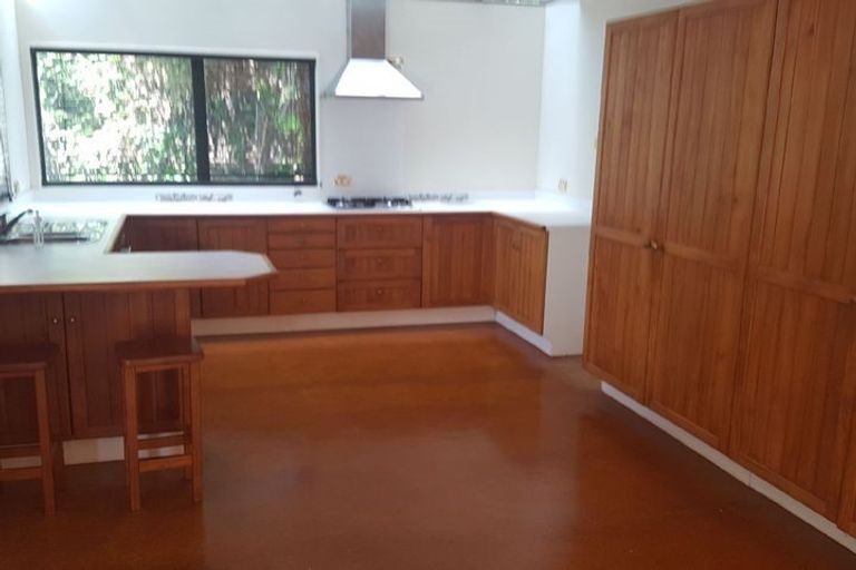 Photo of property in 50 Sunnyhaven Avenue, Beach Haven, Auckland, 0626