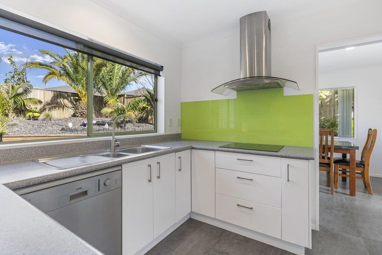 Photo of property in 24 Chelmsley Avenue, Henderson, Auckland, 0612