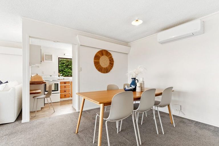 Photo of property in 19 Tindalls Bay Road, Tindalls Beach, Whangaparaoa, 0930