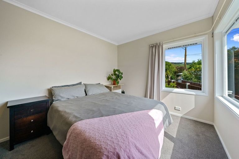 Photo of property in 18 Saint Edmund Crescent, Tawa, Wellington, 5028