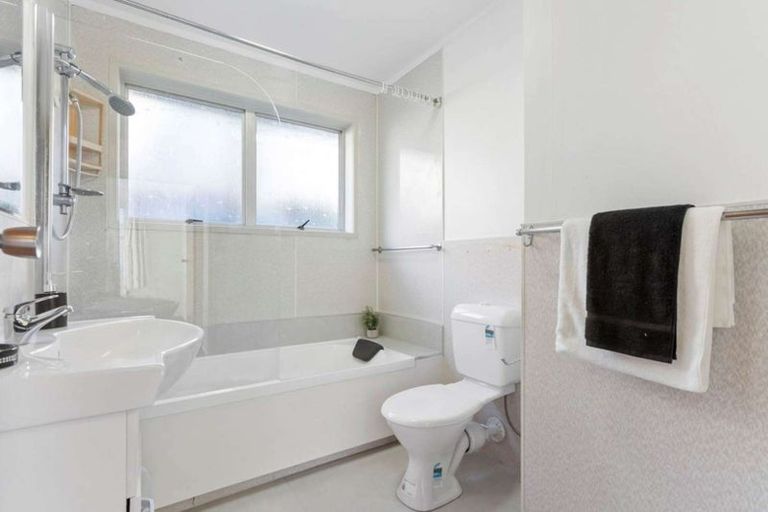 Photo of property in 1/14 Aotea Road, Glen Eden, Auckland, 0602