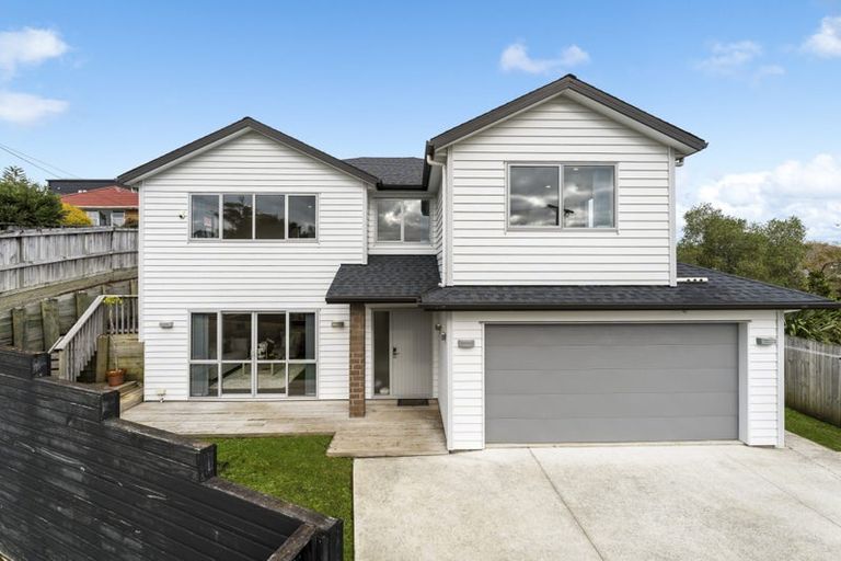 Photo of property in 25 View Road, Henderson, Auckland, 0612