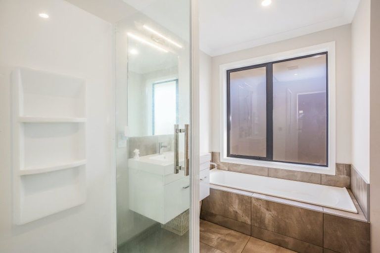 Photo of property in 5 Pohe Street, Waikanae, 5036