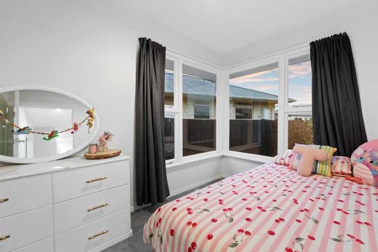 Photo of property in 12 Emlyn Place, Avondale, Christchurch, 8061