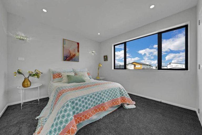 Photo of property in 2 Ritetai Street, Clarks Beach, 2122