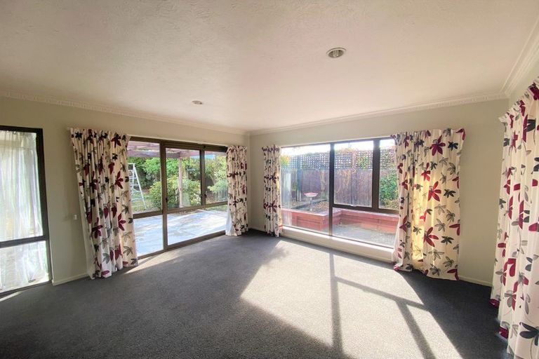 Photo of property in 15 Chatswood Place, Bishopdale, Christchurch, 8051