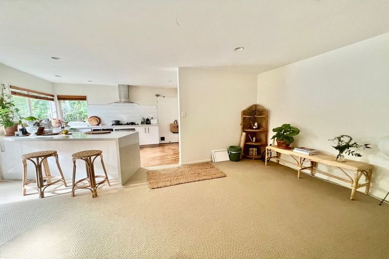 Photo of property in 31 Rifleman Rise, Unsworth Heights, Auckland, 0632