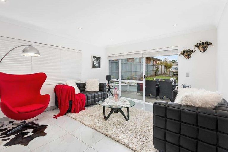 Photo of property in 1/5 Vesca Place, Golflands, Auckland, 2013