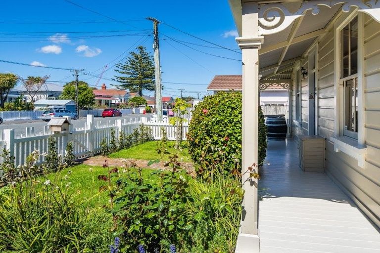Photo of property in 17 Fitzherbert Street, Alicetown, Lower Hutt, 5010
