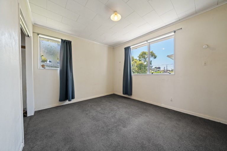 Photo of property in 81 Awanui Street, Merrilands, New Plymouth, 4312