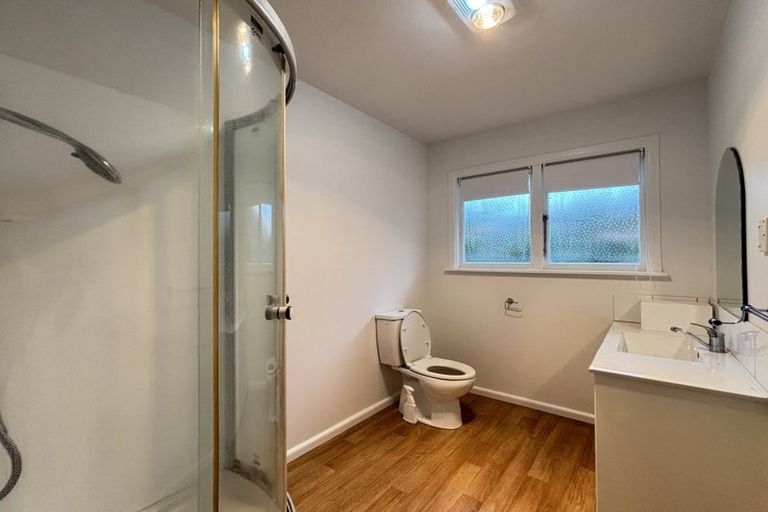 Photo of property in 207 Memorial Avenue, Burnside, Christchurch, 8053