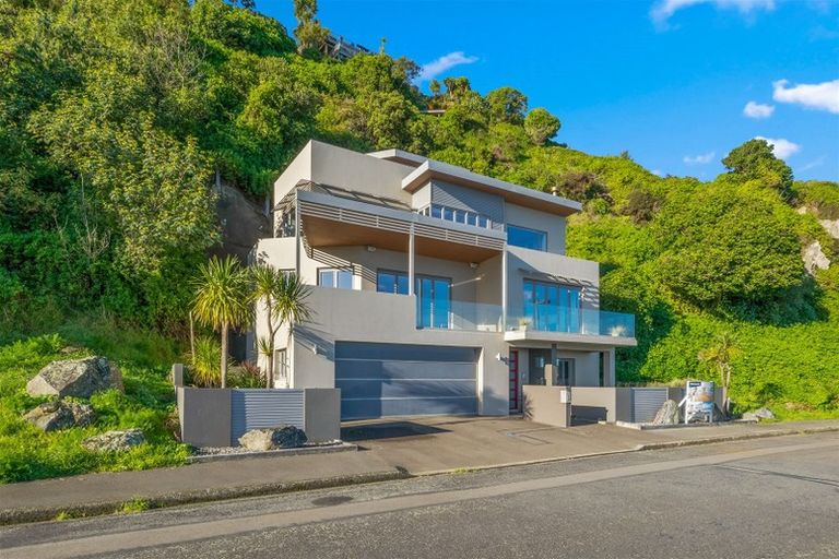 Photo of property in 73 Moana Road, Plimmerton, Porirua, 5026
