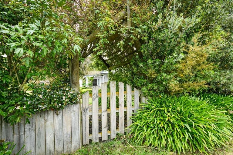 Photo of property in 93 Trickers Road, Bulls, 4818