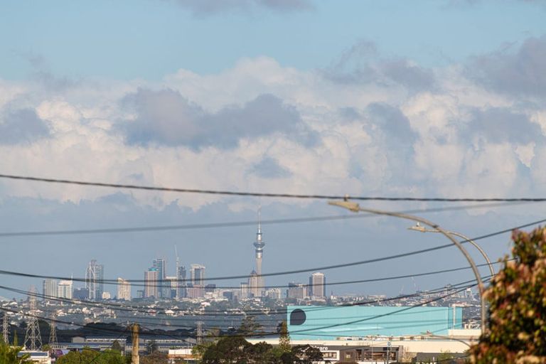 Photo of property in 12 Helena Street, Massey, Auckland, 0614