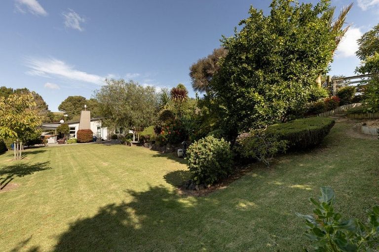 Photo of property in 16 Kayelene Place, Omokoroa, 3114