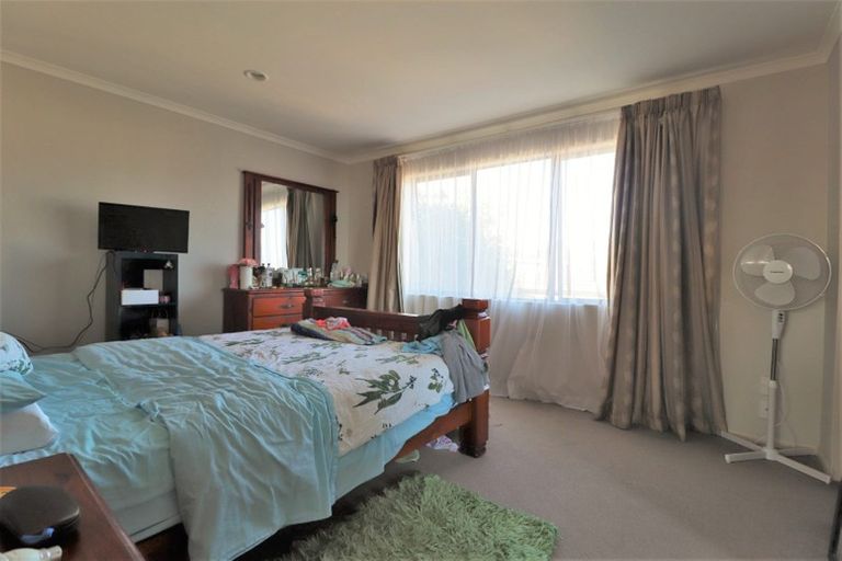 Photo of property in 16 Finbar Close, Flat Bush, Auckland, 2019