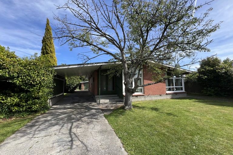 Photo of property in 4 Newbridge Place, Ilam, Christchurch, 8041