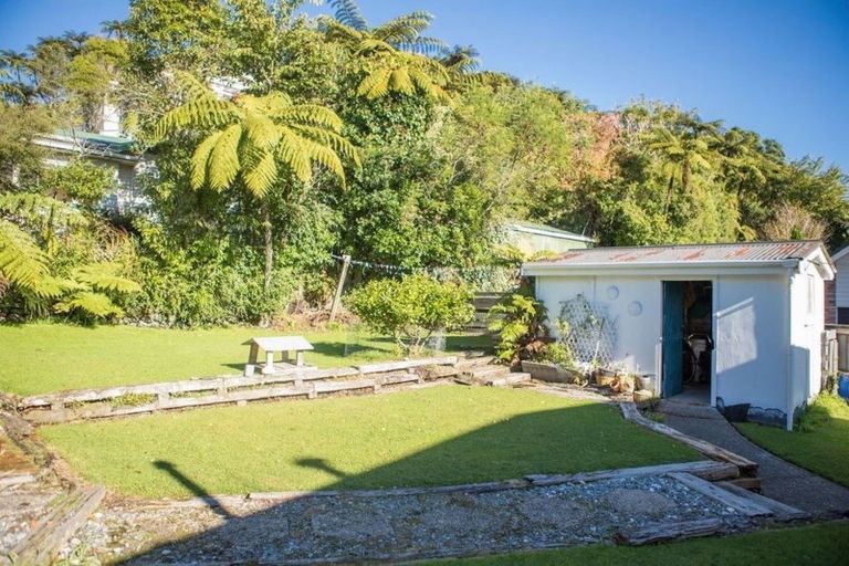 Photo of property in 1 Lydia Street, Greymouth, 7805