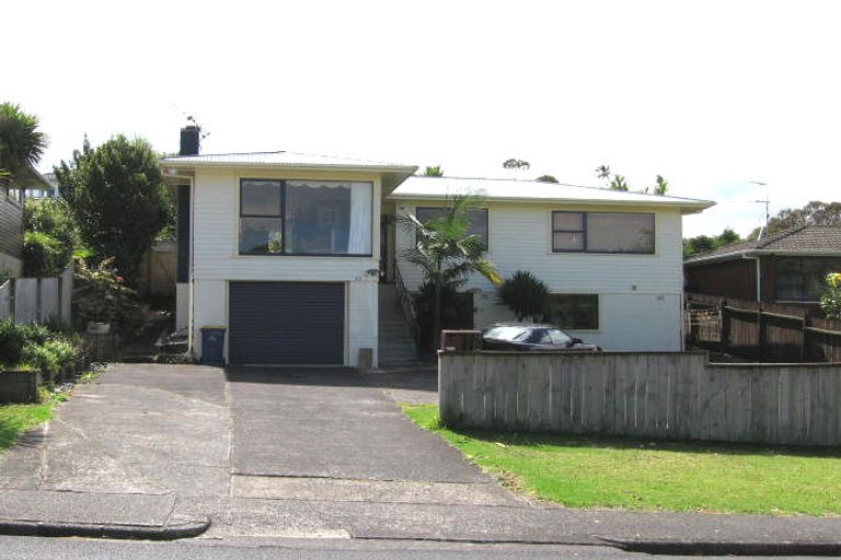 Photo of property in 54 La Rosa Street, Green Bay, Auckland, 0604