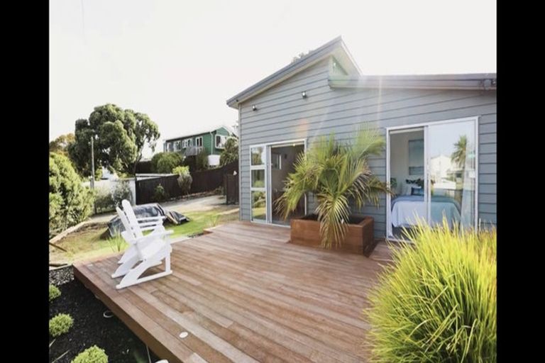Photo of property in 2 Claude Road, Stanmore Bay, Whangaparaoa, 0932