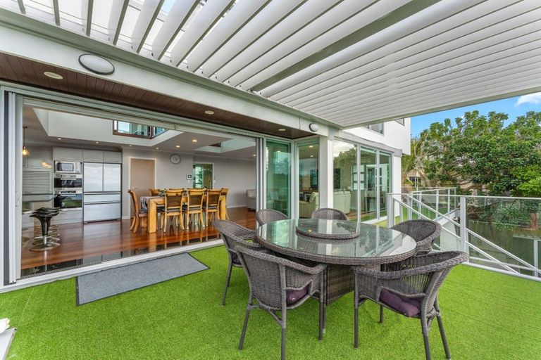 Photo of property in 5b Rahopara Street, Castor Bay, Auckland, 0620
