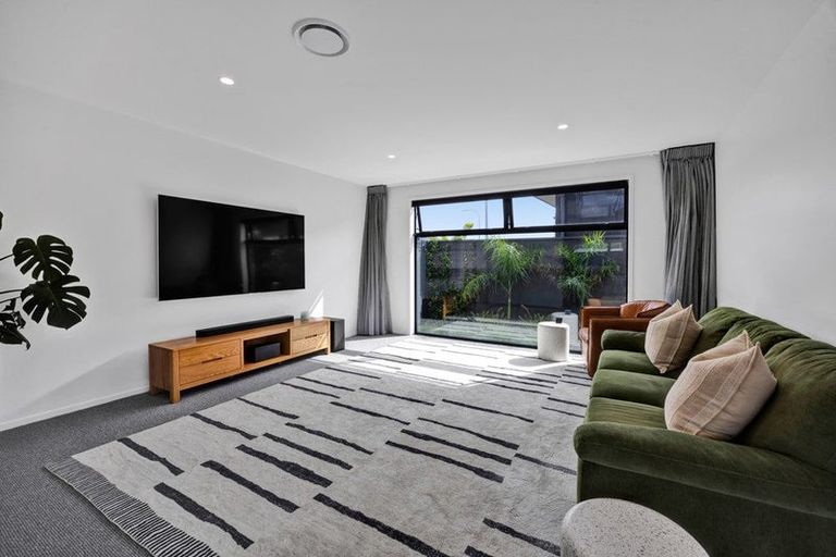 Photo of property in 12 Te Ara O Ngakeiha, Fitzroy, New Plymouth, 4312