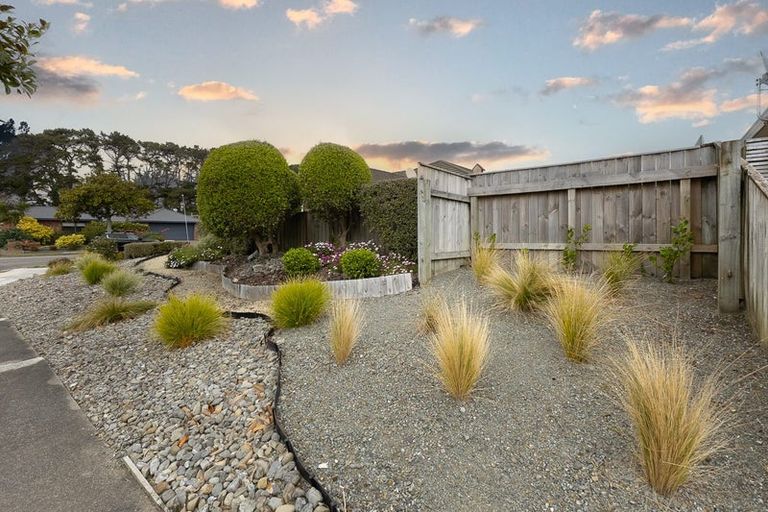 Photo of property in 2 Jeannie Way, Waikanae Beach, Waikanae, 5036