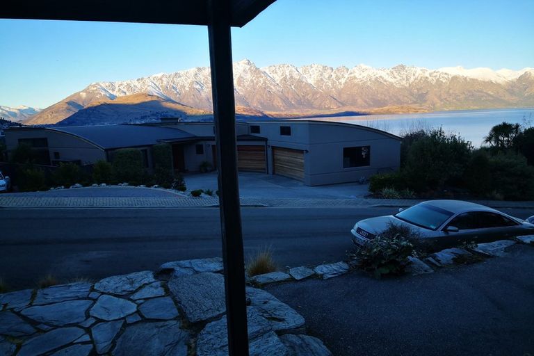 Photo of property in 1-3/1 Matakauri Place, Fernhill, Queenstown, 9300