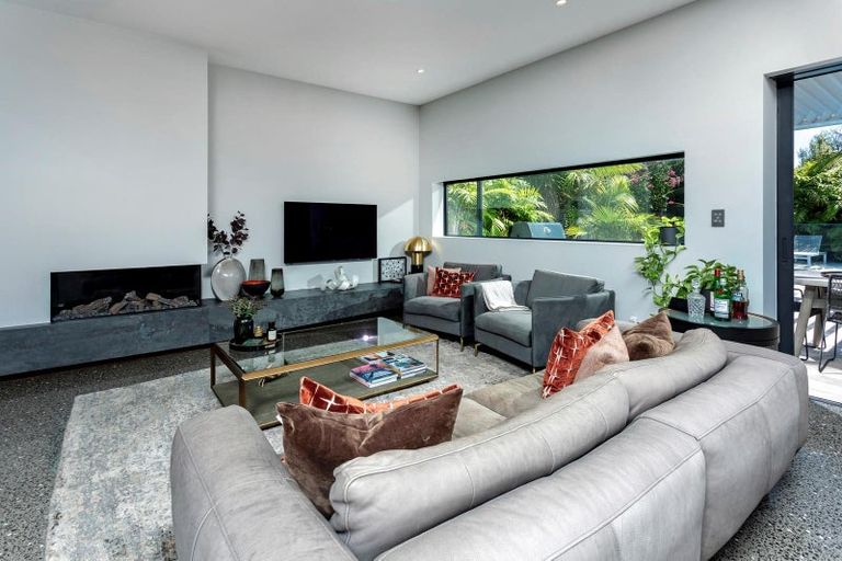 Photo of property in 11 Cheltenham Road, Devonport, Auckland, 0624