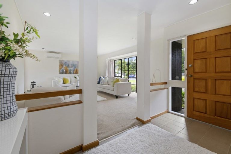 Photo of property in 33 Uppingham Crescent, Hillcrest, Auckland, 0627