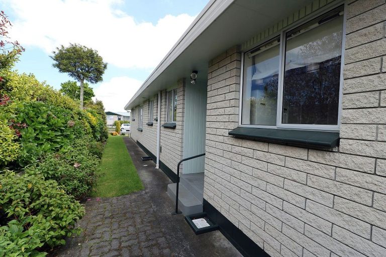 Photo of property in 26 Oberon Street, Stratford, 4332