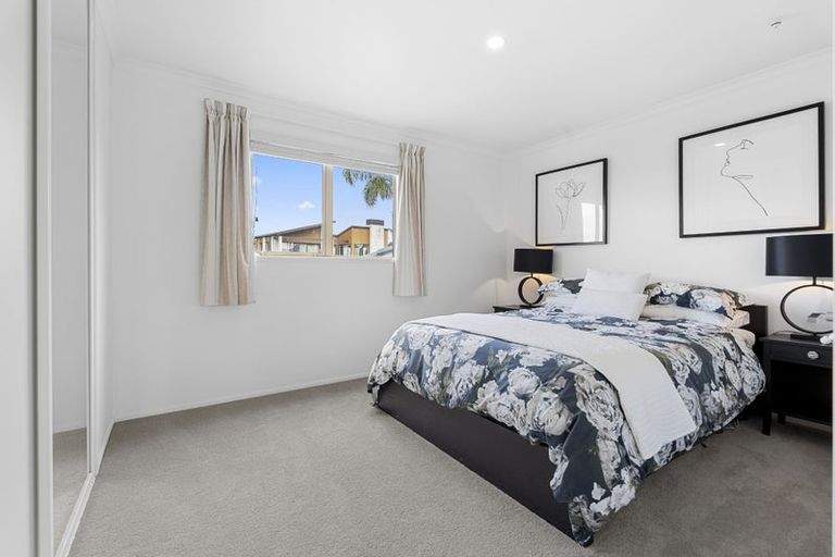 Photo of property in 123 Grovenor Drive, Orewa, 0931
