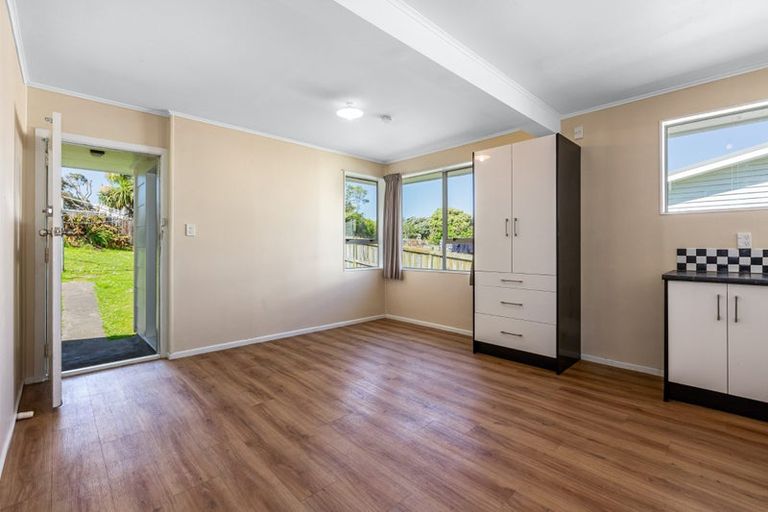 Photo of property in 18 Stipulate Place, Ascot Park, Porirua, 5024