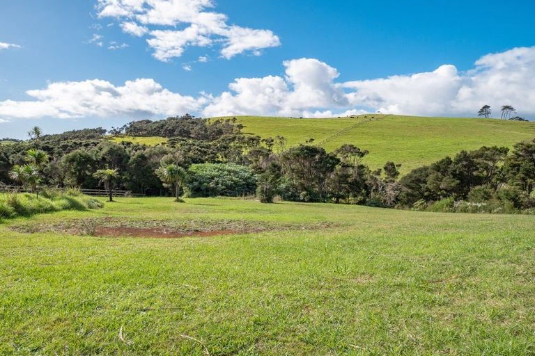 Photo of property in 2 Amelie Place, Coopers Beach, 0420