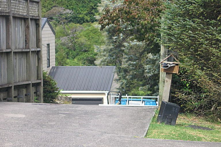 Photo of property in 2/30 Witheford Drive, Bayview, Auckland, 0629