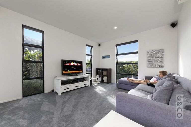 Photo of property in 28 Pohutukawa Parade, Riverhead, 0820
