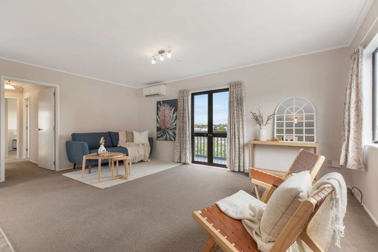 Photo of property in 11 Constable Road, Waiuku, 2123