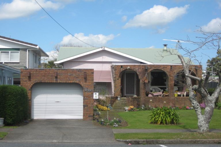 Photo of property in 45 Fulford Street, New Plymouth, 4310