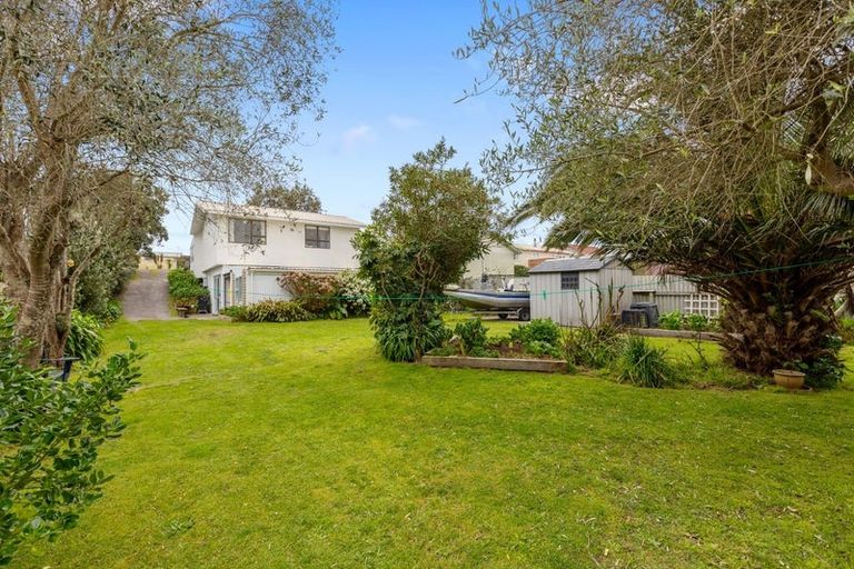 Photo of property in 240 Pukehina Parade, Pukehina, Te Puke, 3189