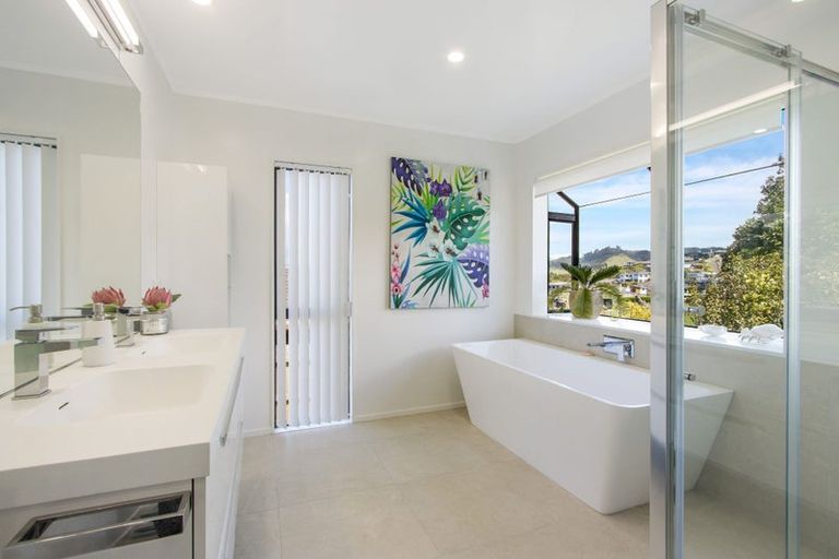 Photo of property in 11 Mayor View Terrace, Waihi Beach, 3611
