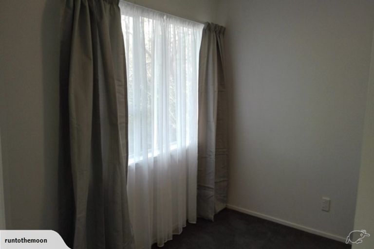 Photo of property in 1 Finn Place, Totara Vale, Auckland, 0629